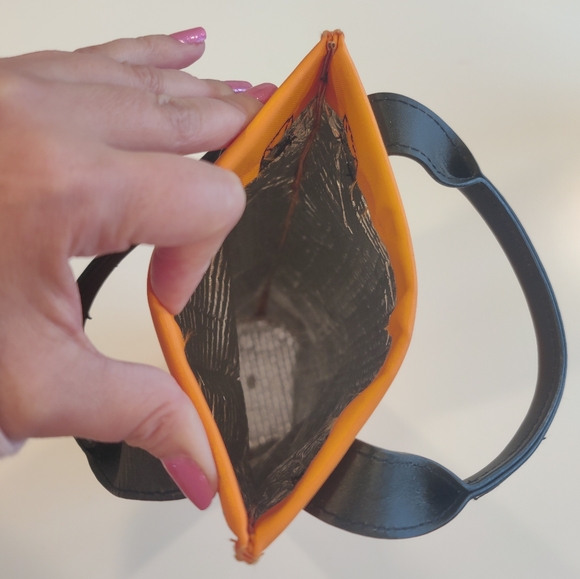 Veuve Clicquot Insulated Champagne Carrier Bag - Picture 10 of 10